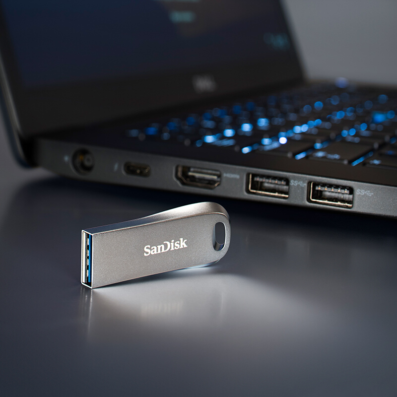 闪迪(SanDisk)128GB USB3.1 U盘 CZ74酷奂银色 读速150MB/s 金属外壳 内含安全加密软件_http://www.chuangxinoa.com/img/images/C202012/1606793359490.jpg